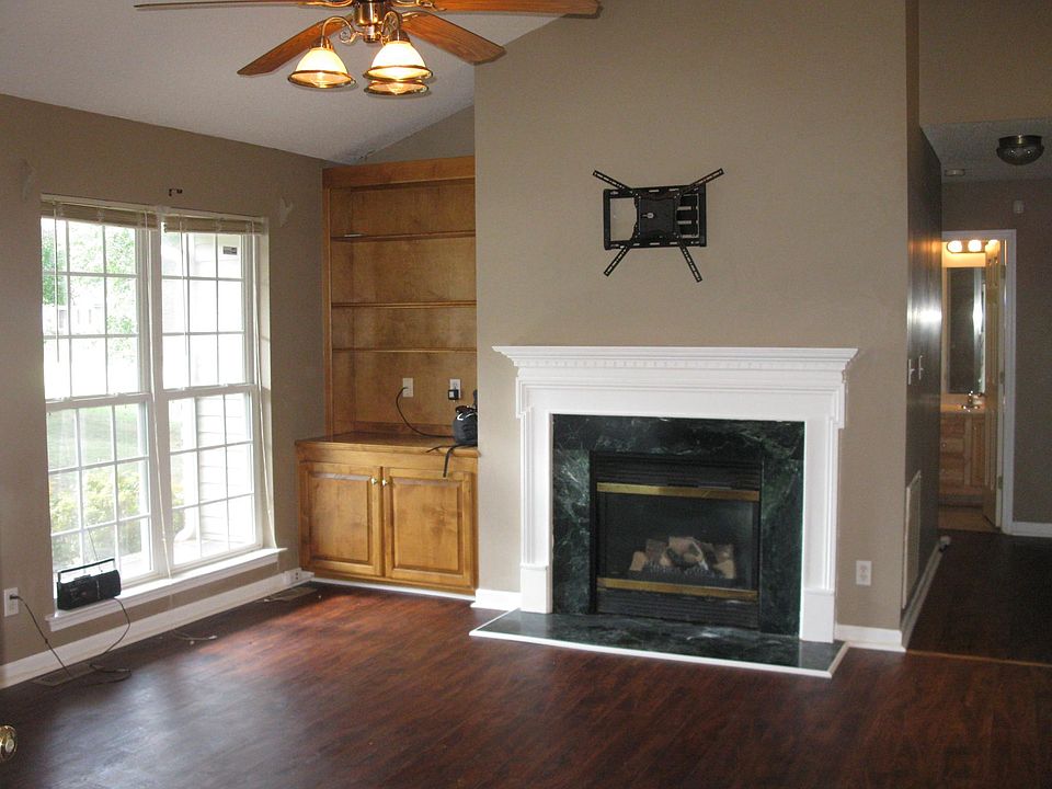 2nd image of 412 Garland Pl