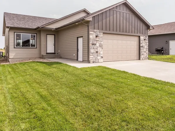 1812 E 71st St N, Sioux Falls, SD 57104