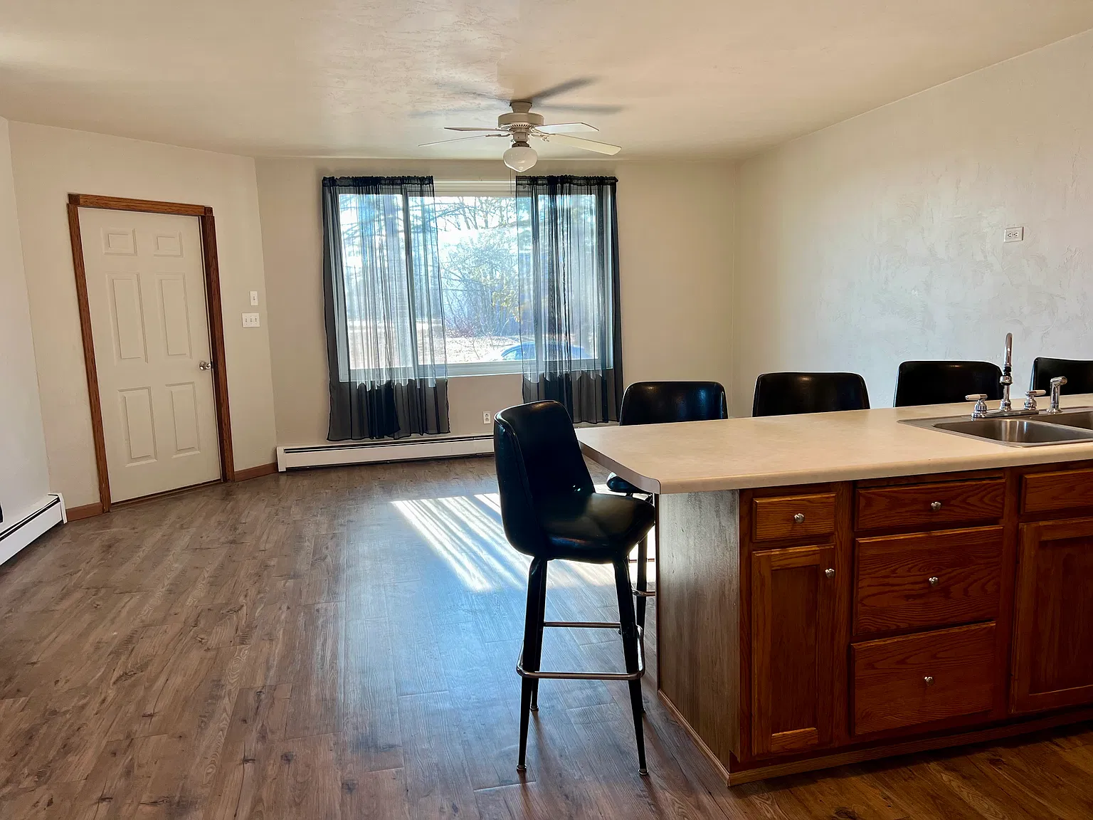1 bed, 951 sqft, $975 — Photo 4