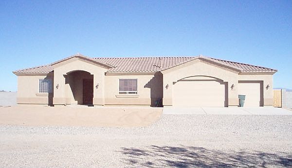 Front of Home - So much privacy!
