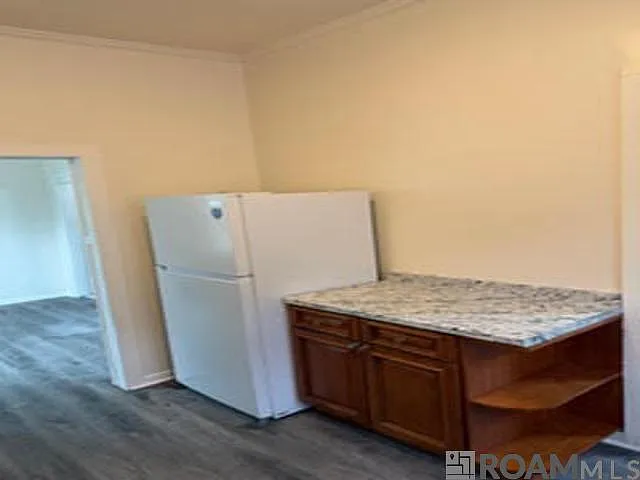 3 bed, 1200 sqft, $1,800 — Photo 4