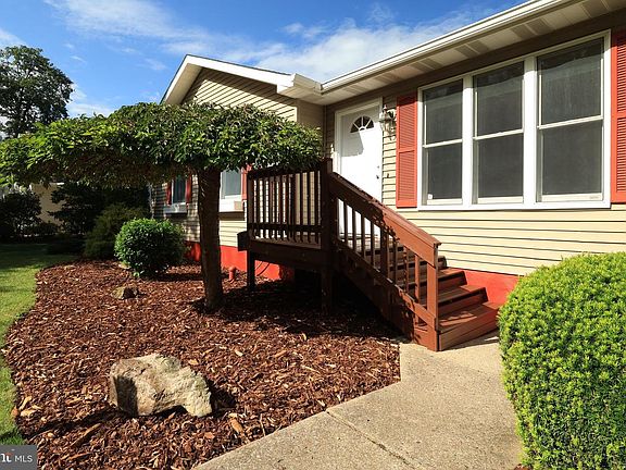 3rd image of 313 Ghaner Dr