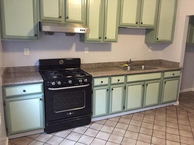 2nd image of 3479 Paxton Ave