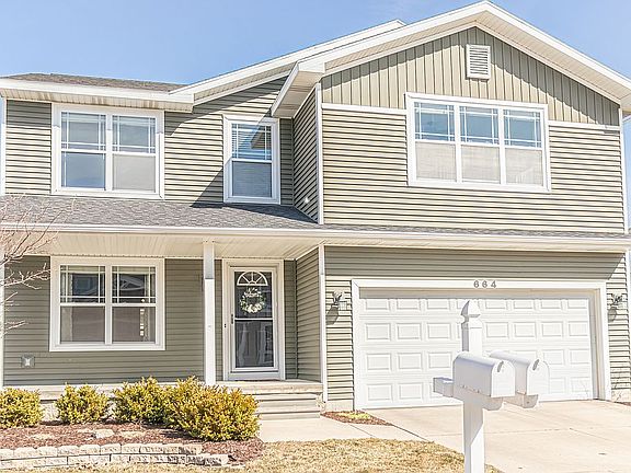 2nd image of 664 Phoebe Ln