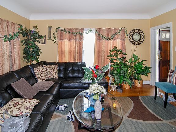 5th image of 445 S 23rd Ave