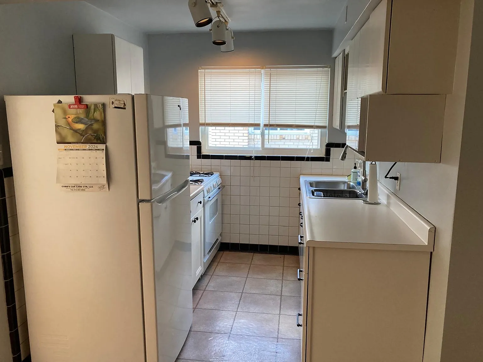 1 bed, 900 sqft, $925 — Photo 2