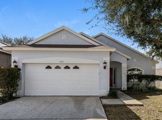 619 Wave Crest Cir, Valrico, FL 33594