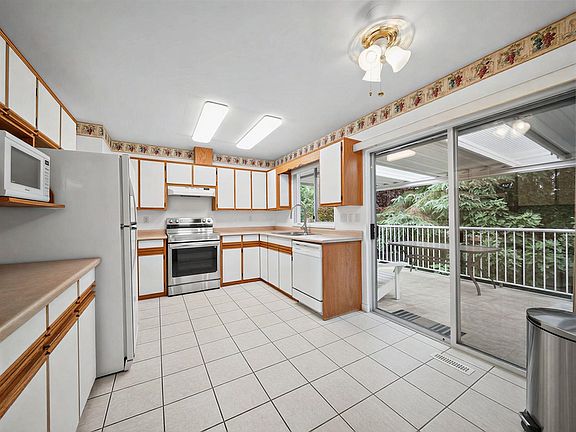 4th image of 9029 204th St