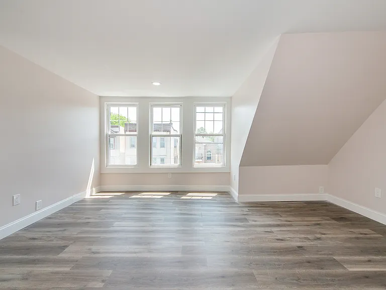 181 S 11th St #3 — Photo 5