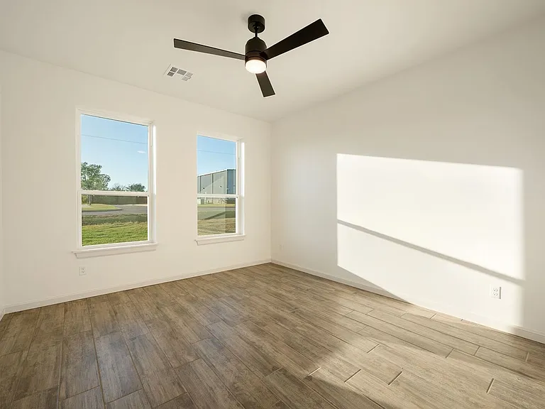 5017 Misty Wood Ln — Photo 17