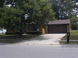 1209 N Fairview Dr, Greenfield, IN 46140