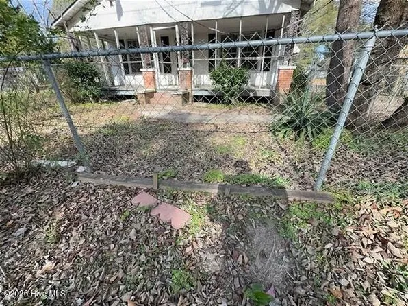 610 Jackson Street, Laurinburg, NC 28352