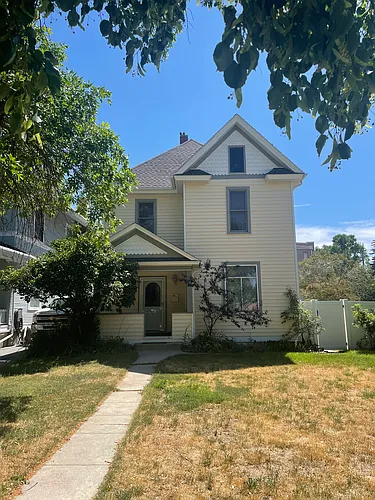 806 5th Ave N Photo 1