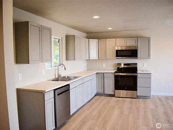 5th image of 9854 Apple Road NE