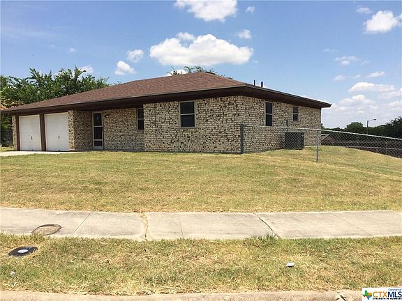 2nd image of 1002 Shiela Dr