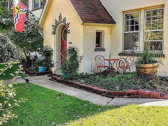 4th image of 7742 Delmar Blvd