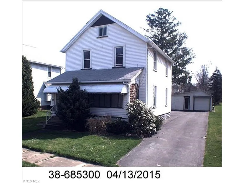 359 Charles Ave SE photo 1