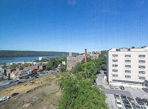 5th image of 70 Ashburton Ave #5M