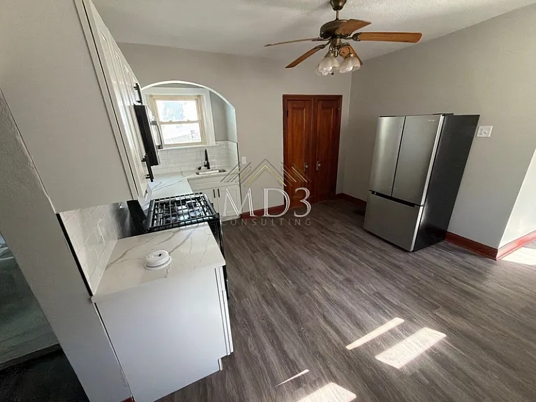 2 bed, 1051 sqft, $1,500 — Photo 4