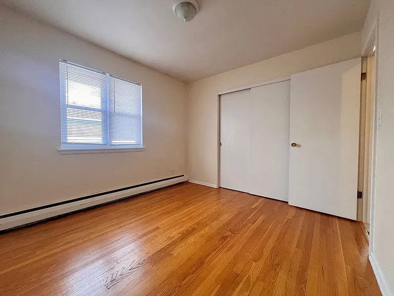 1004 E Pleasant St — Photo 9