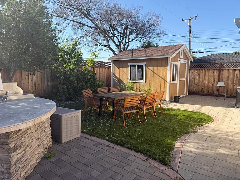 445 Virginia Ave — Photo 3