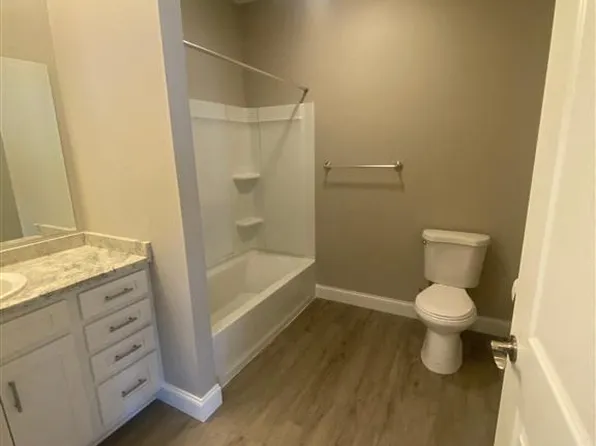 Greens On Dodge, 440 Dodge Rd, Getzville, NY 14068