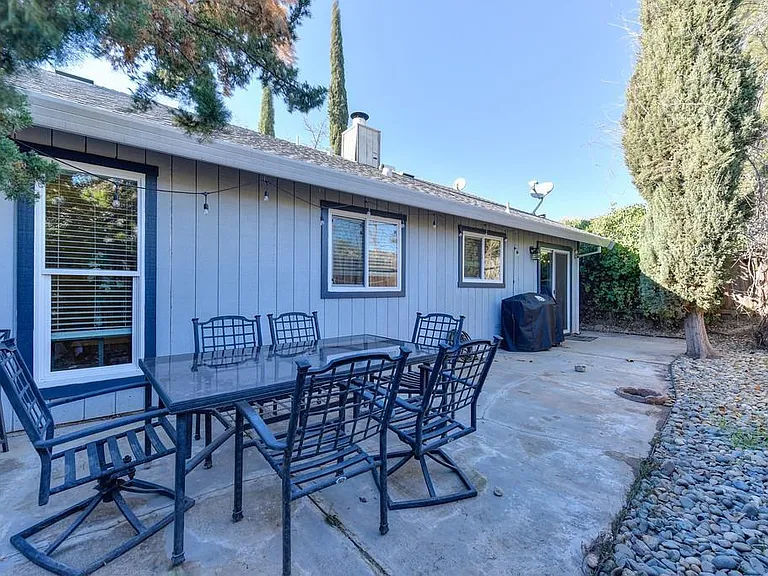 8313 Crossoak Way — Photo 17