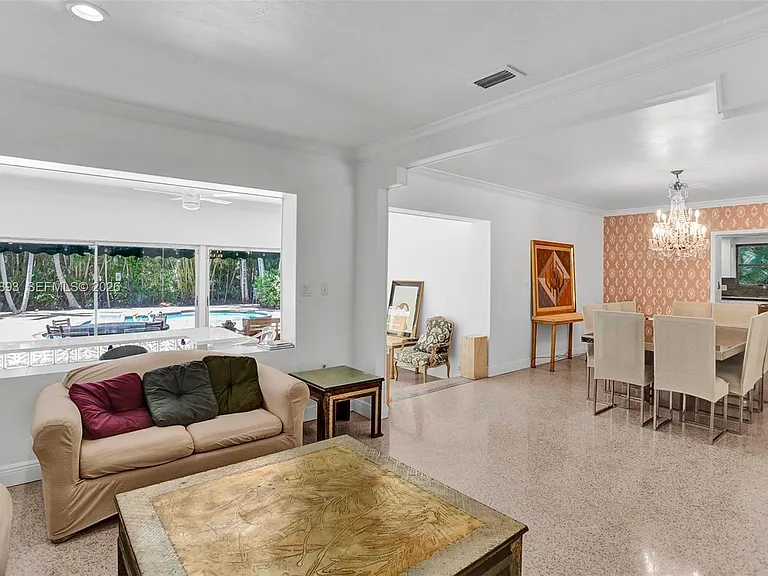 3920 Monserrate St — Photo 13