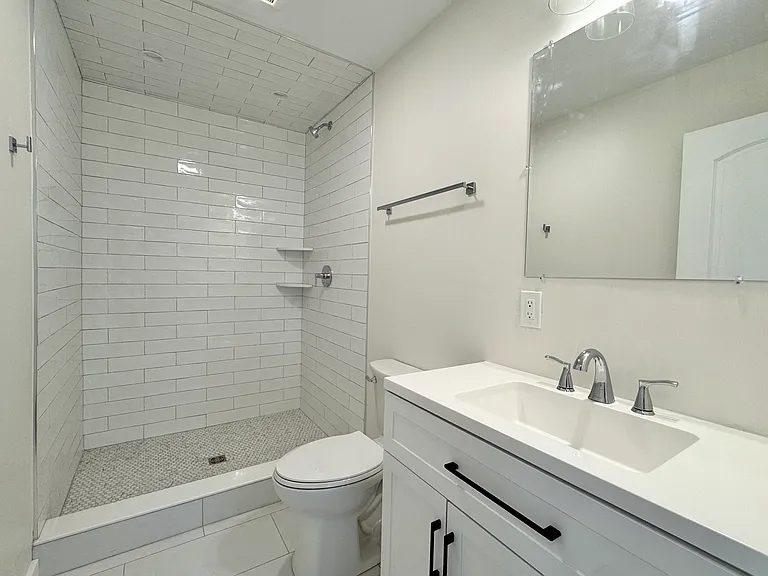 184 Sumner St #2 — Photo 3