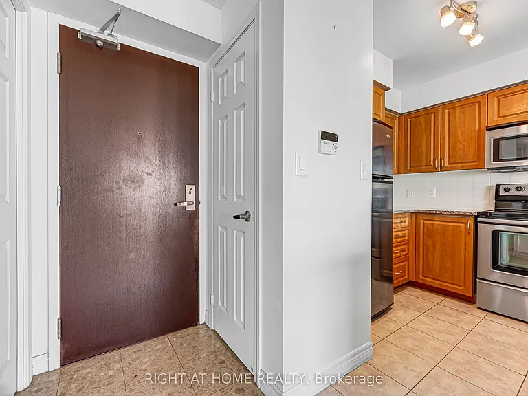 208 Enfield Pl #2902 — Photo 6
