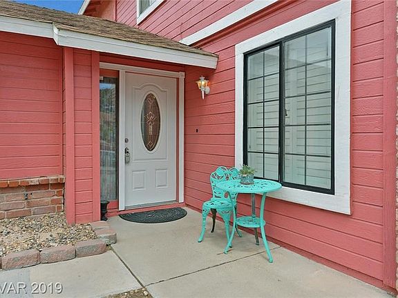 2nd image of 991 Finchwood Ln