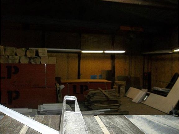 5th image of 915 Convict Pike