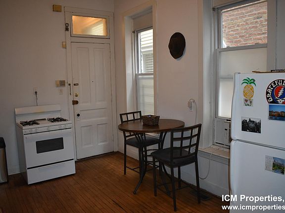 3rd image of 1346 W Webster Ave #1RR