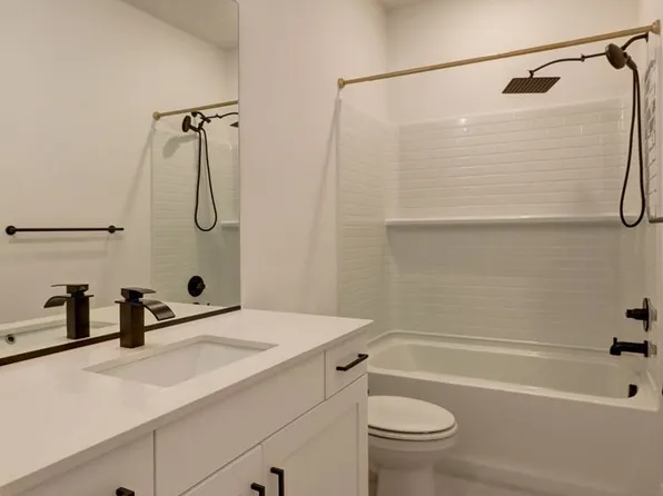 13840 NE 123rd Way Unit 104, Redmond, WA 98052