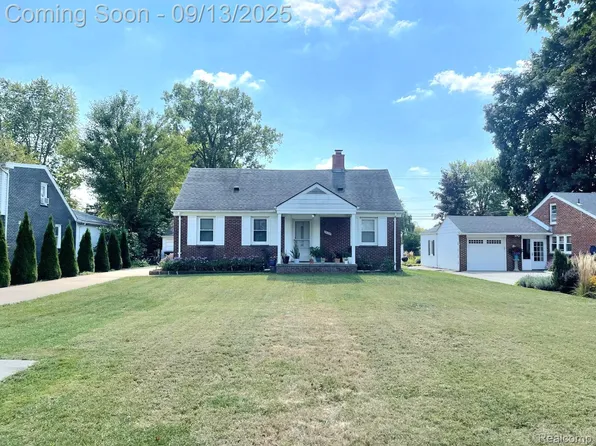 30285 Seven Mile Rd, Livonia, MI 48152