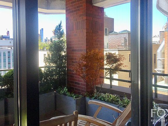 4th image of 124 E 79th St #18B