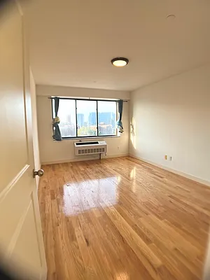 Rented by Livin USA LLC | media 17