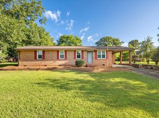 242 Greenbriar Dr, Simpsonville, SC 29680