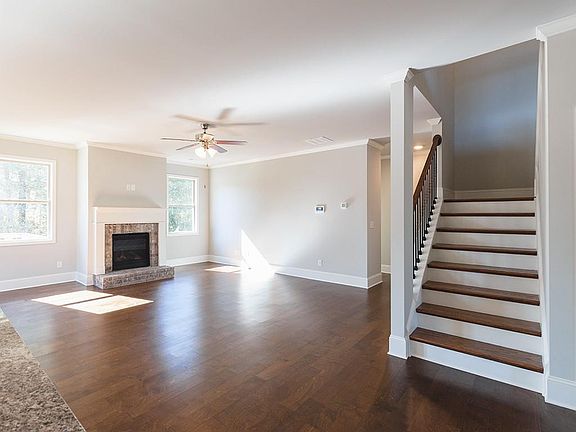 4th image of 3188 Garden Hill Ln