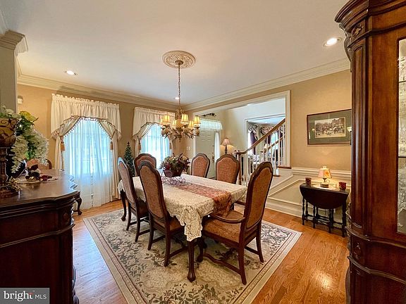 5th image of 1 Eagle View Ln