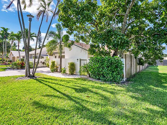 3rd image of 900 NW 21st Way