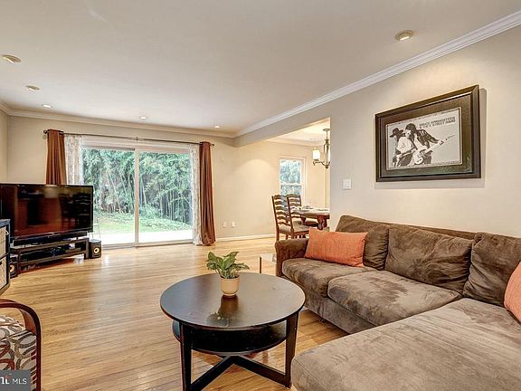 2nd image of 5562 Burnside Dr #5562
