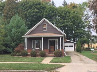 416 S 10th St, Saint Clair, MI 48079