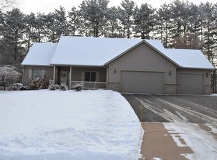 5615 Old Coach Rd, Wausau, WI 54401