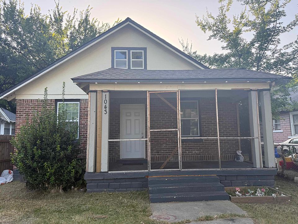 1st image of 1043 Pearce St