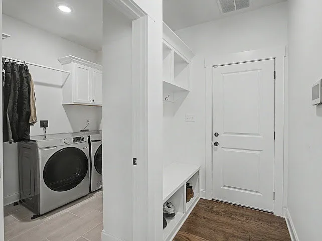 Laundry Room W/ Mud Room