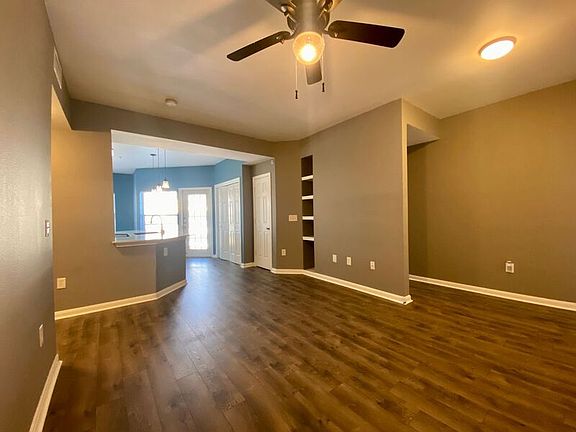 5th image of 2320 Gracy Farms Ln APT 422