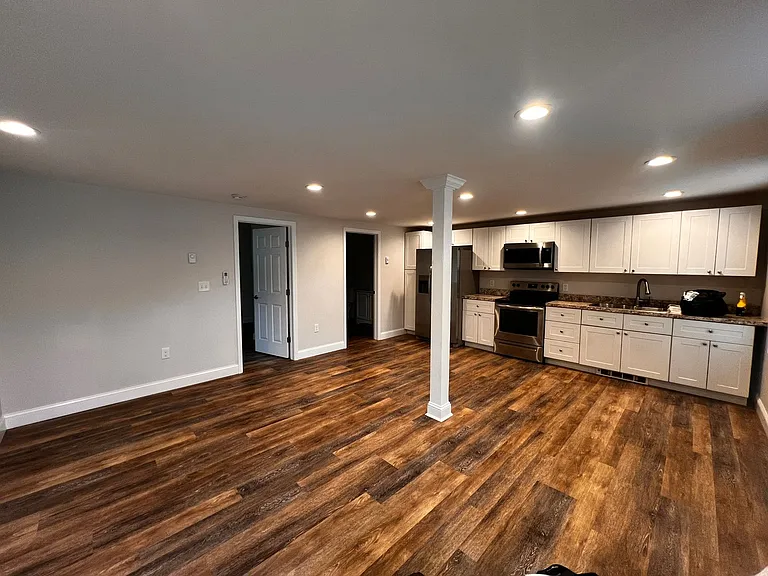 137 S Main St — Photo 1