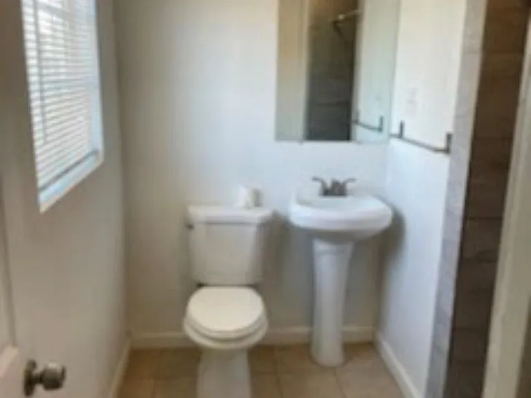 614 Woodrow St #7 — Photo 8