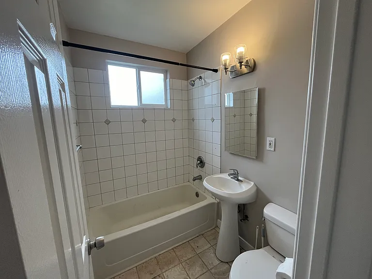 Tuscany Apartments — Photo 17
